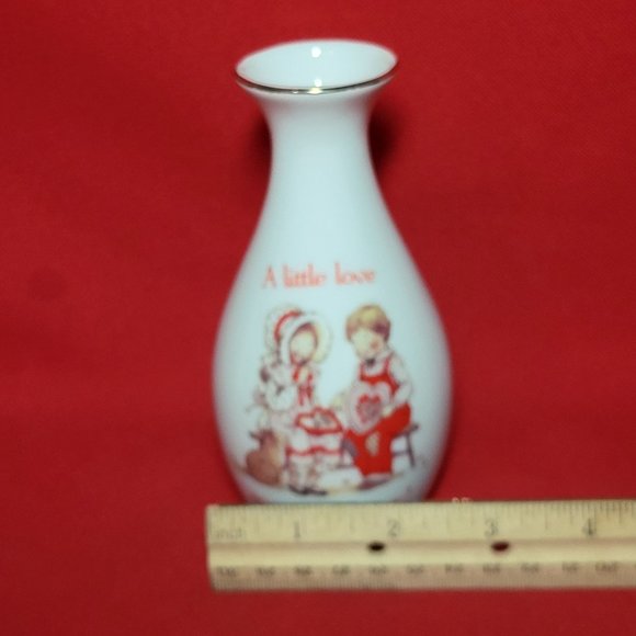 VTG Designers Collection Porcelain Love Talk Vase - Picture 11 of 13